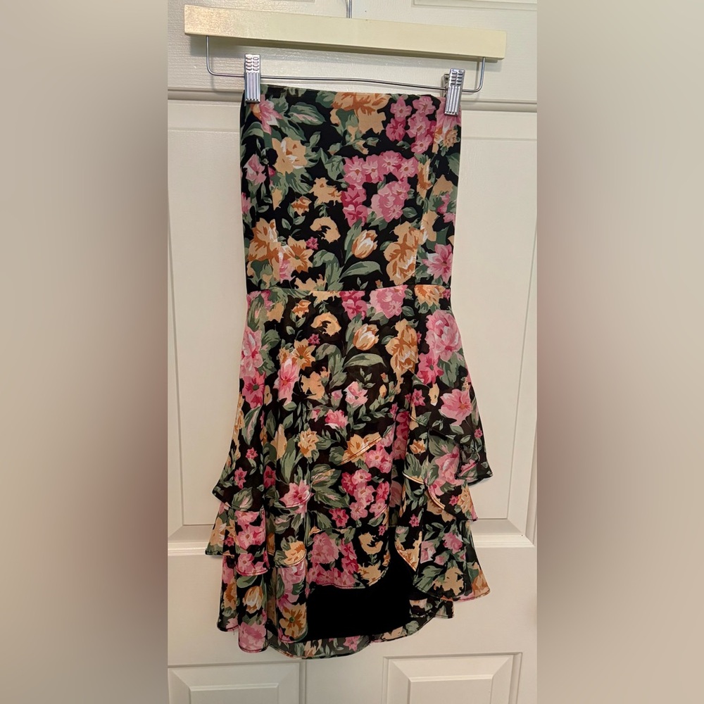 Lulus Suvi Black Floral Strapless Tiered Asymmetrical Mini Dres - Picture 5 of 6